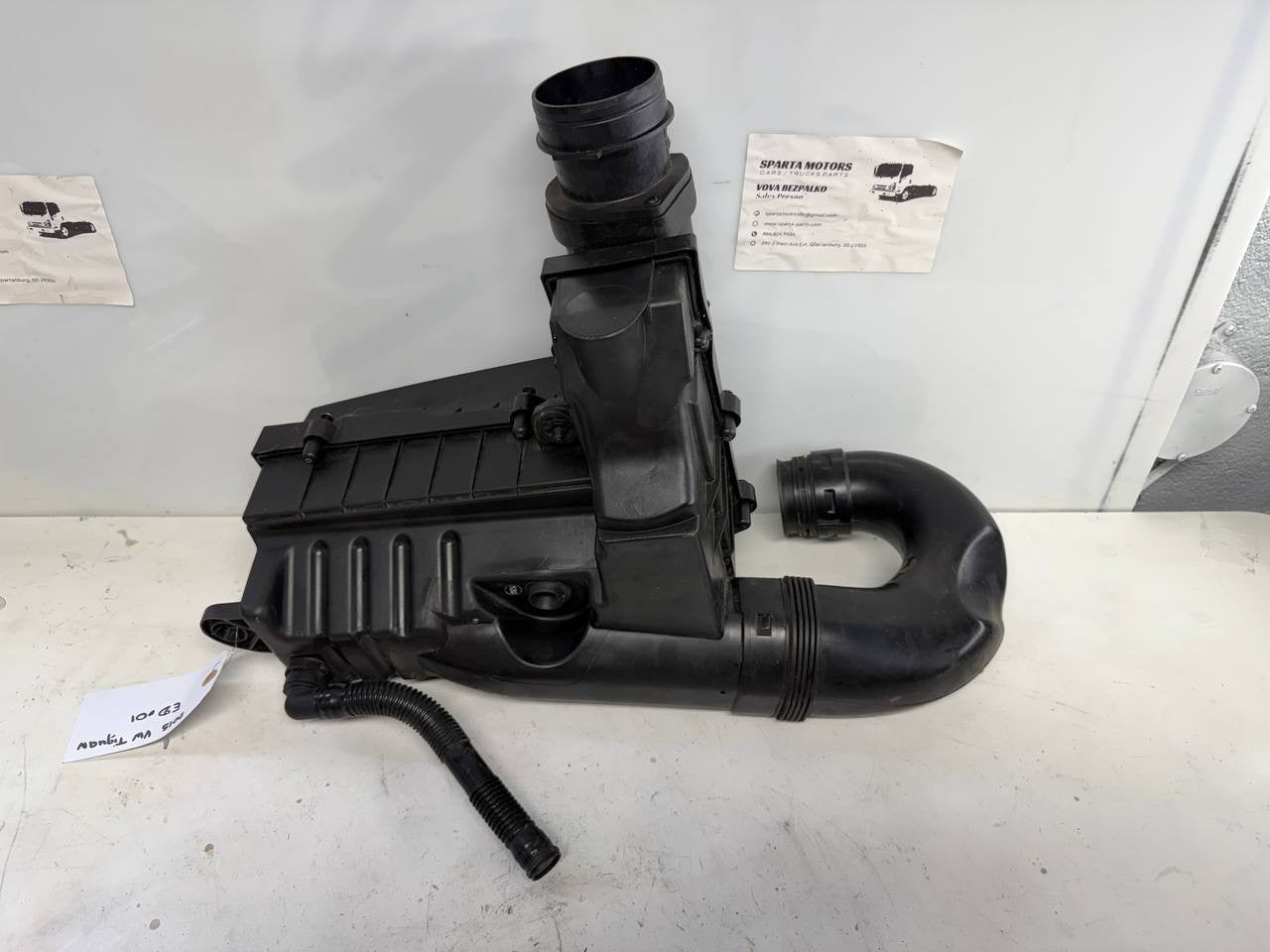 Volkswagen Tiguan 2015 Air Intake Air Filter Box Housing Assembly 1K0129607AG