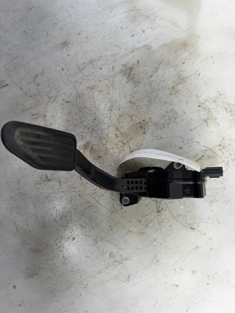 Hino 195 Accelerator Gas Pedal Assembly 78010-37040 OEM Used