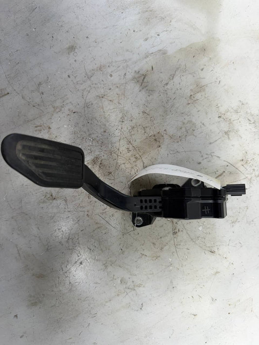 Hino 195 Accelerator Gas Pedal Assembly 78010-37040 OEM Used