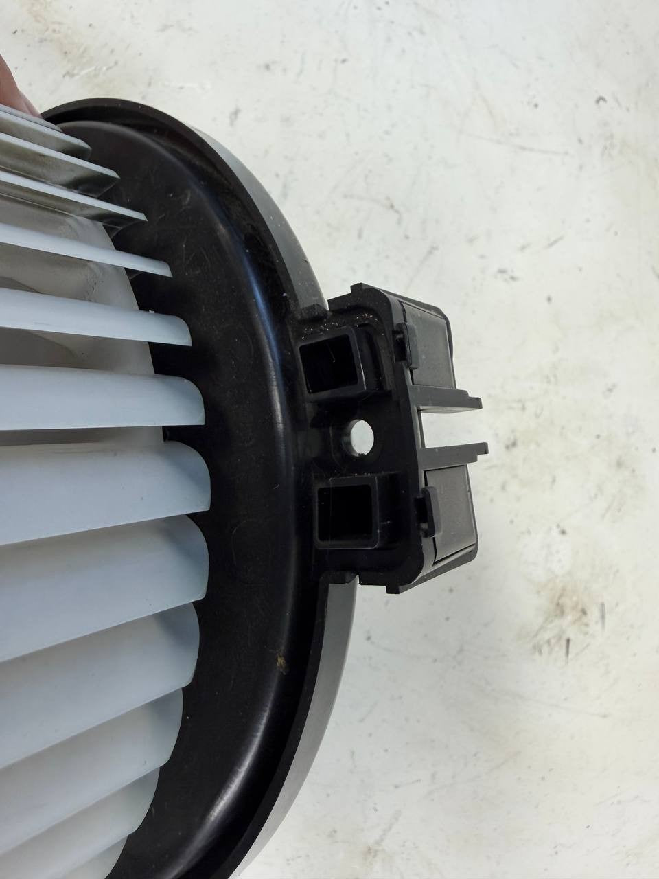 Isuzu NPR 2022 HVAC Blower Motor Cabin Fan OEM Used