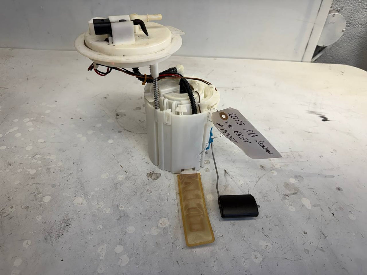 2015 Kia Sedona Fuel Pump 31110-A9500 OEM