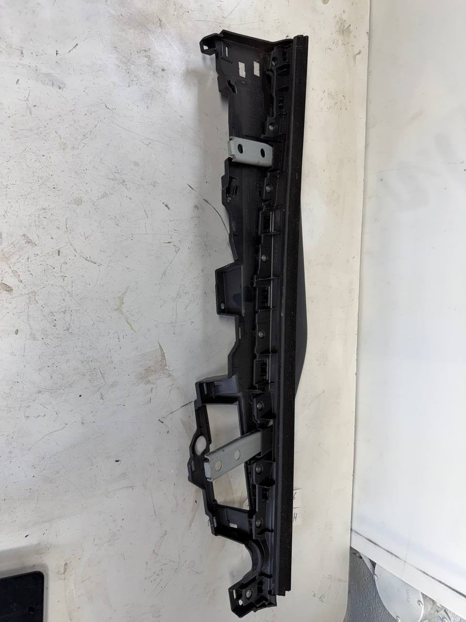 2022 Hino L6 Right Door Grab Handle Assist Handle 74630-E0041 OEM Used