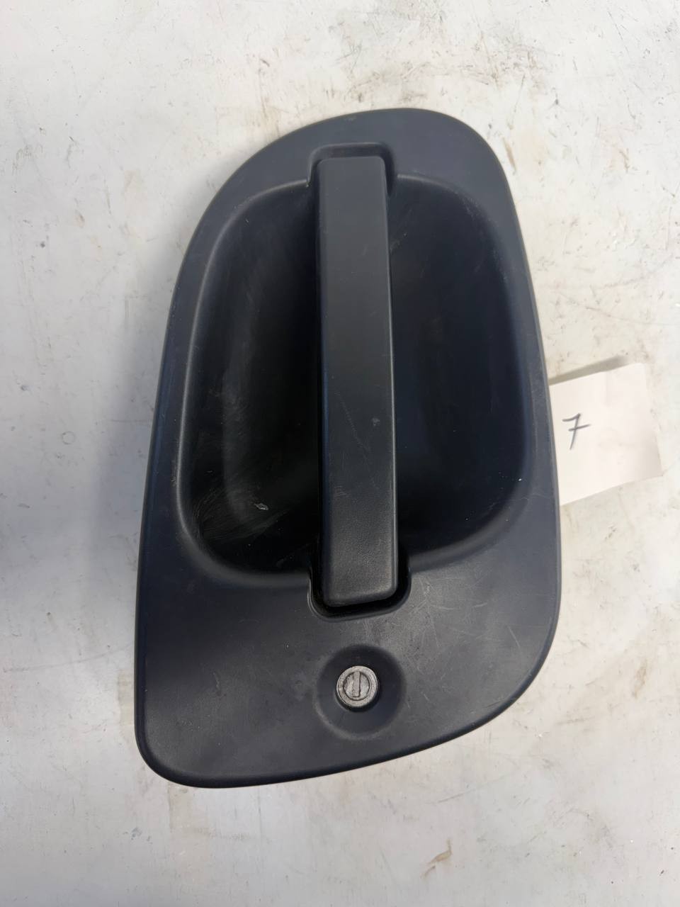 Freightliner Cascadia Left Driver Side Exterior Door Handle Assembly Used