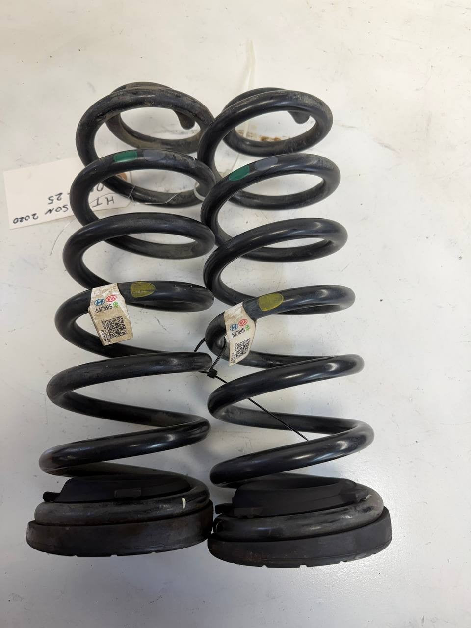 2020 Hyundai Tucson Suspension Coil Springs Pair 55350D3CB0 OEM Used