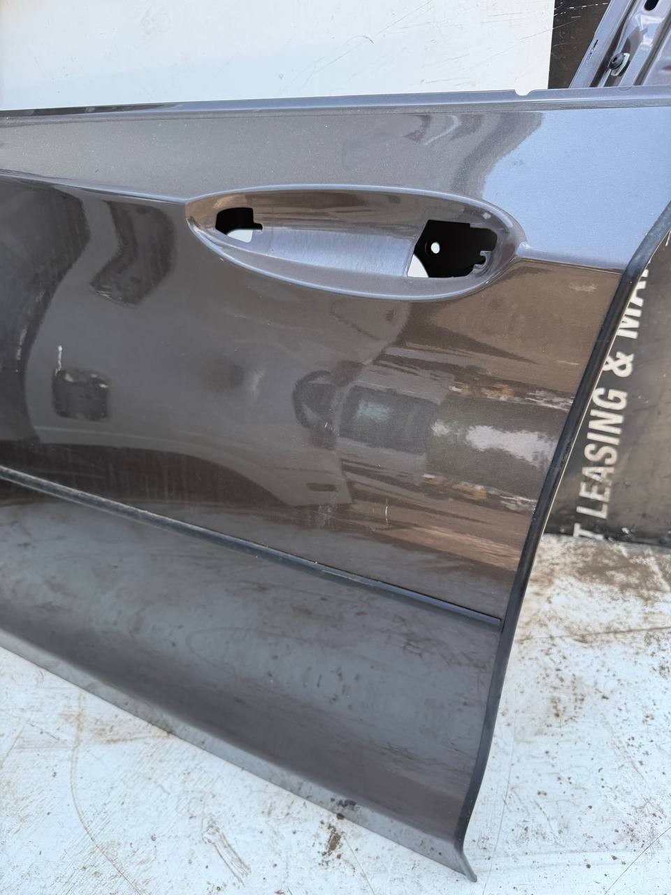 2017-2019 Infinity QX30 LH Driver Front Door Shell  Brown color Scratch OEM