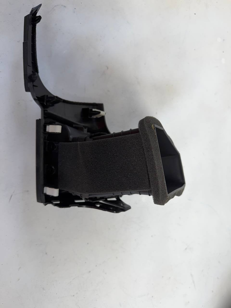 2020 Hyundai Tucson Left Dashboard Air Vent OEM Used