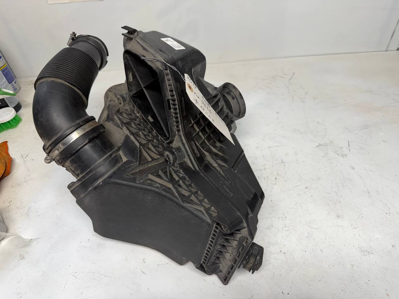 2012 Audi A4 Air Filter Housing Air Cleaner Assembly 8K0133837BJ OEM Used