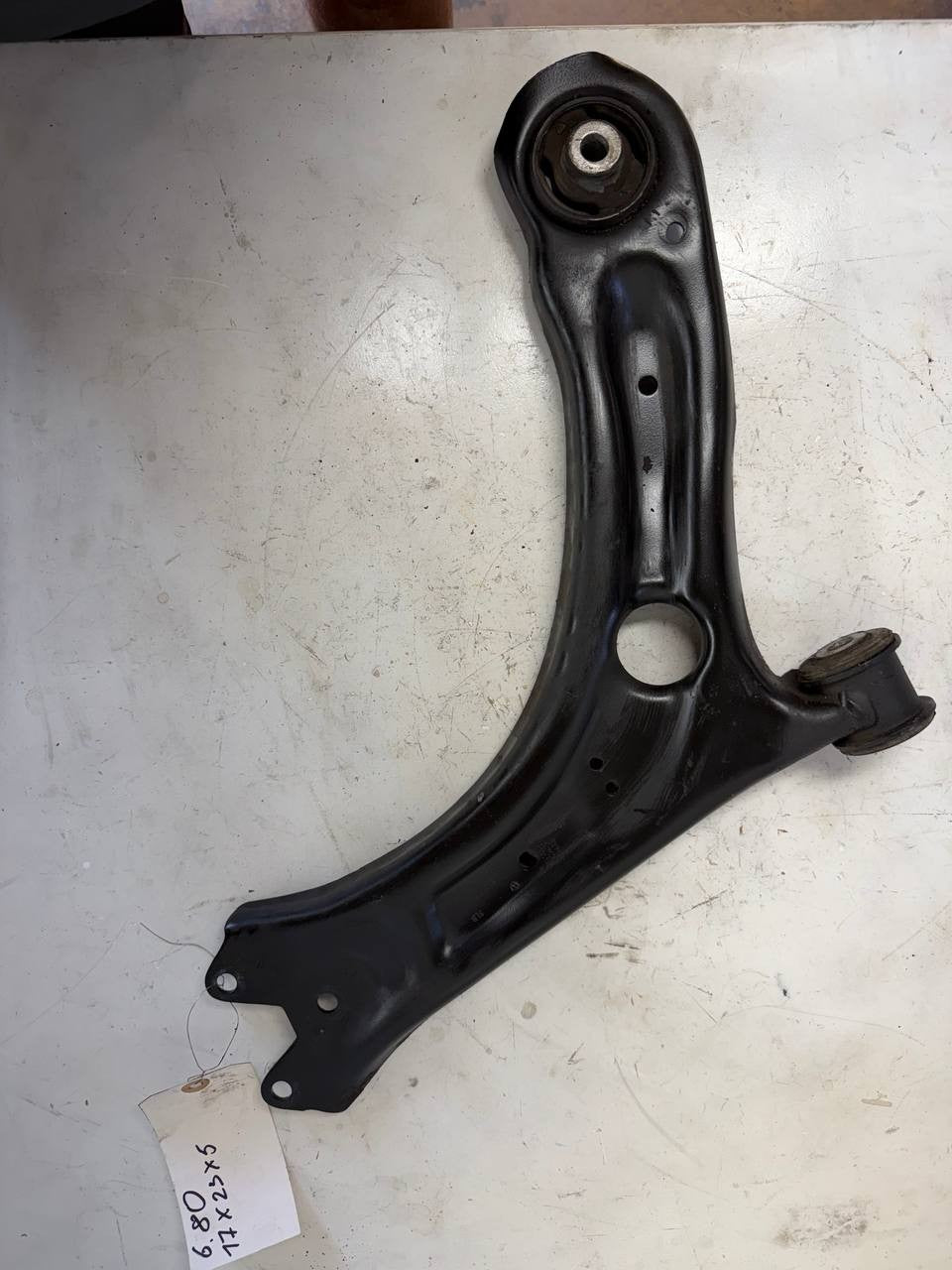 2020 Volkswagen Passat Front Right Control Arm 561407152С OEM Used
