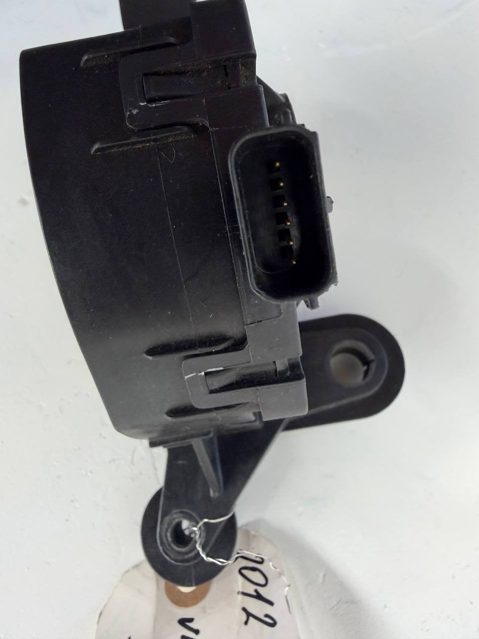 Mazda CX-9 2012 Accelerator Gas Pedal Assembly 693162A OEM Used