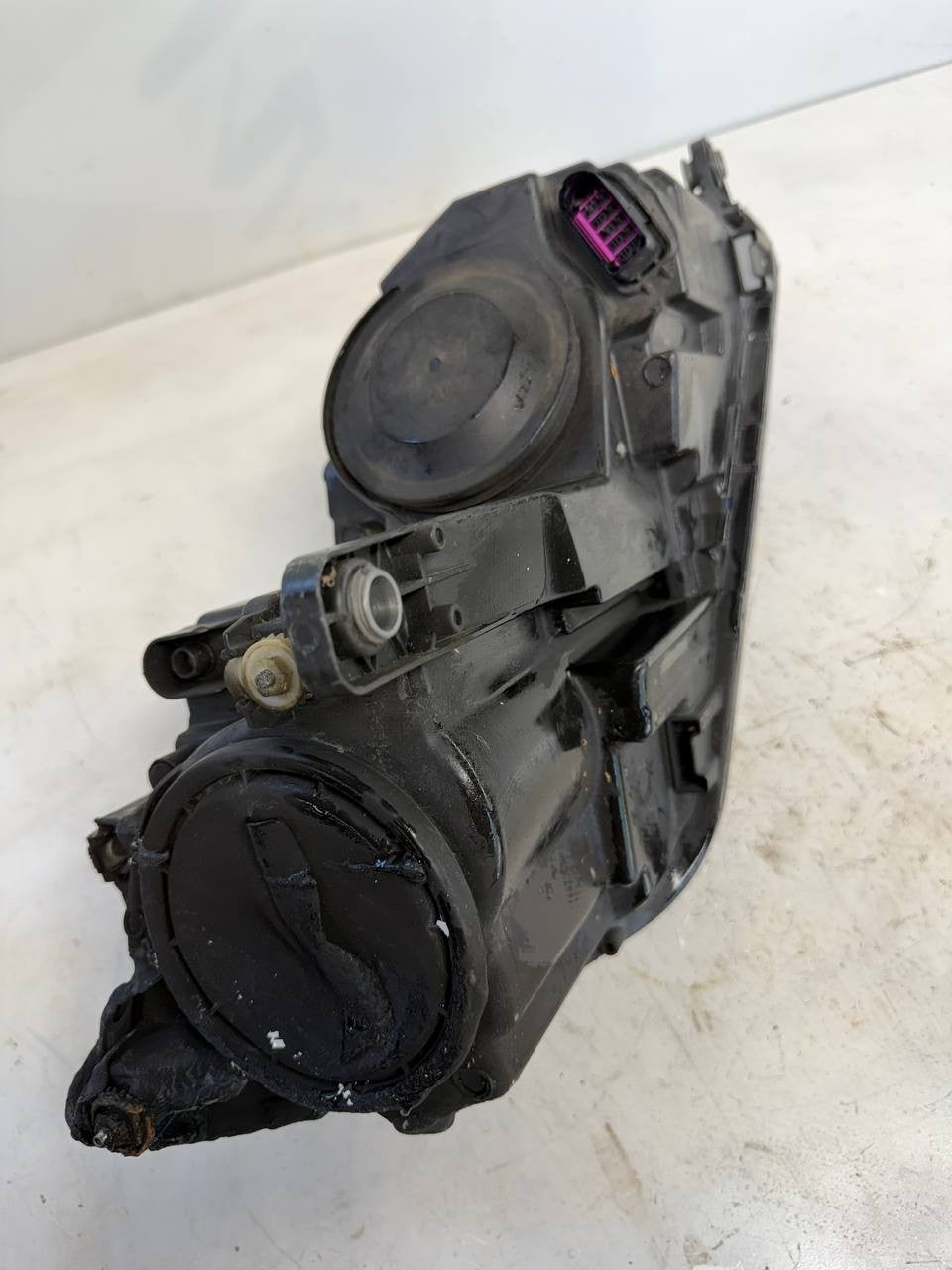 2015 VW Tiguan Left Driver Side Headlight Headlamp Assembly OEM LH Used