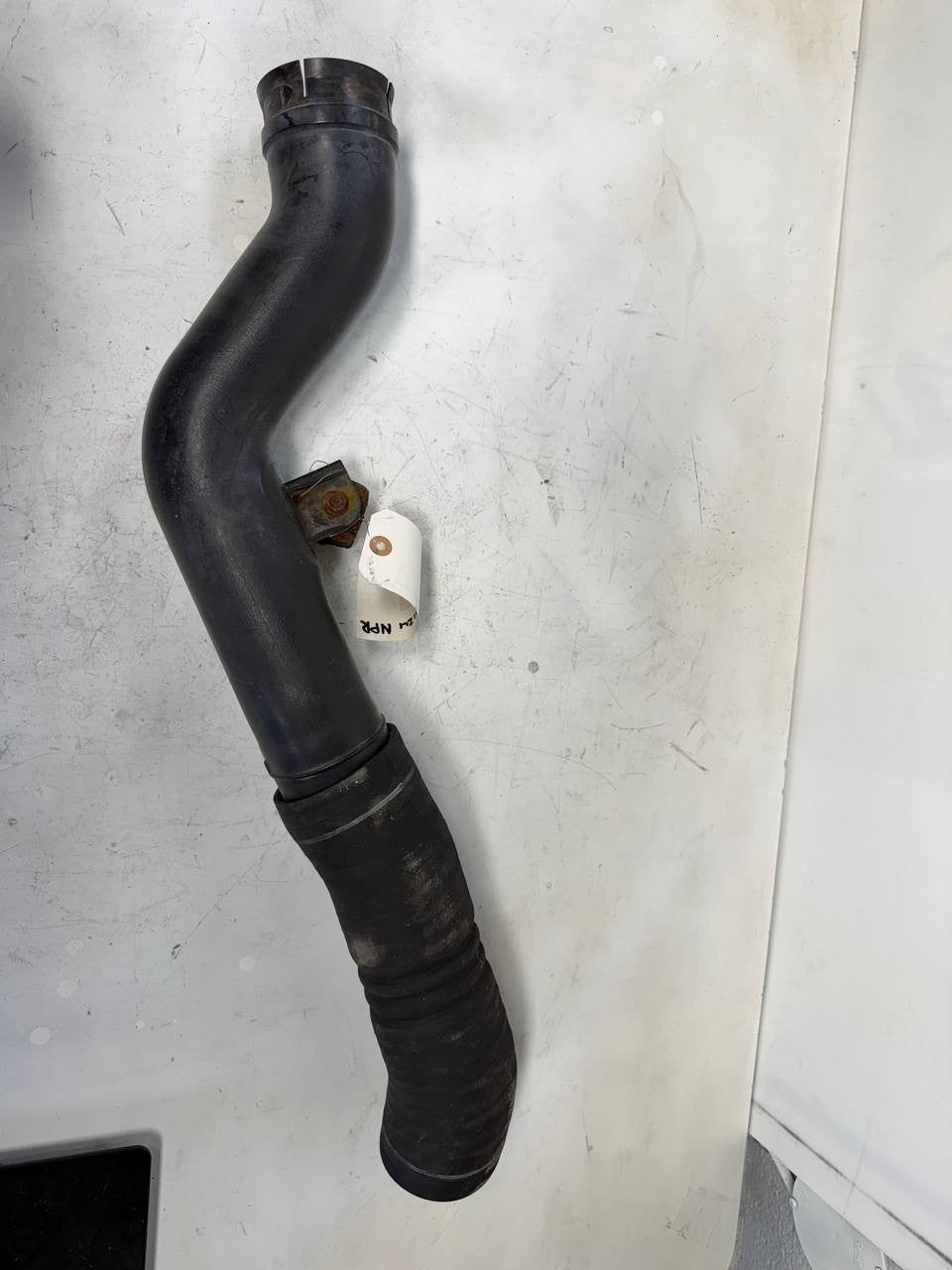 Isuzu NPR NQR NRR 5.2L Diesel Intercooler Charge Air Pipe Duct 8-98109-399 Used