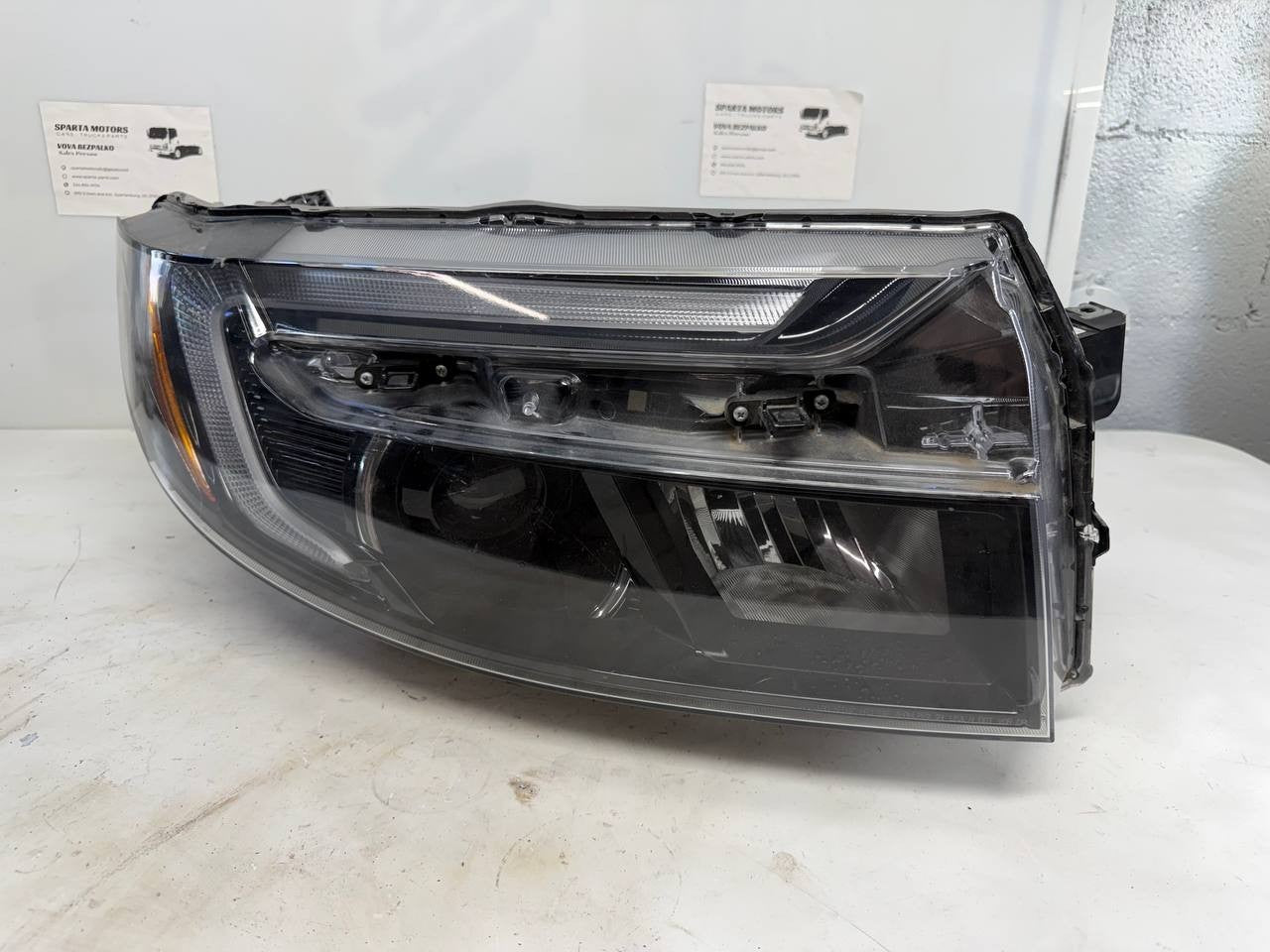 Honda Ridgeline 2023-2025 Right Side Headlight Headlamp RH OEM LED Used