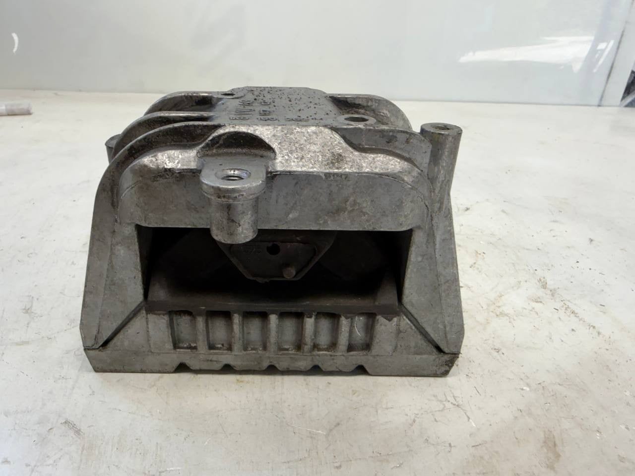 Volkswagen Passat 2020 Engine Motor Mount 1K0199262 OEM Used