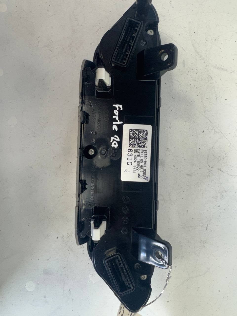 2020 KIA Forte Climate Control A/C Heater Control Panel 97250-M6310GBU OEM Used