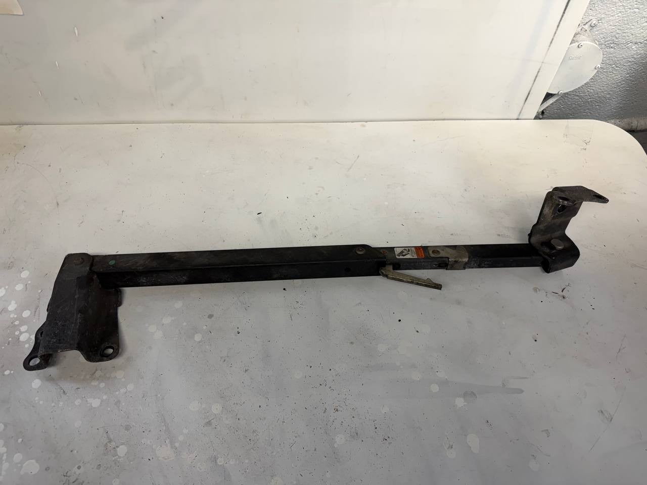 Hino 155 / 195 Door Holder System OEM Used