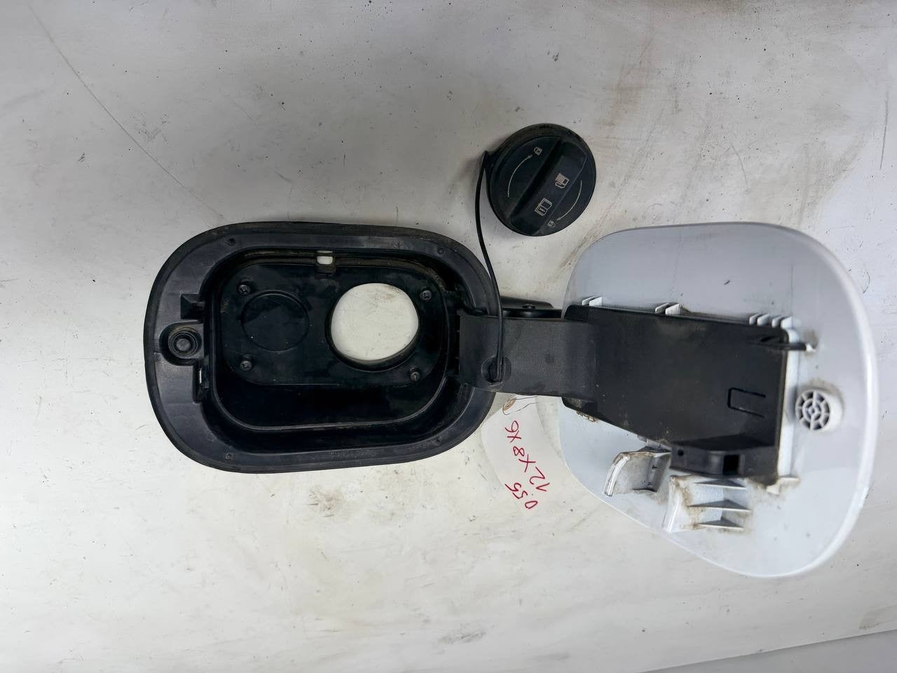 2020 Hyundai Tucson Fuel Gas Tank Door Cover Lid OEM Used