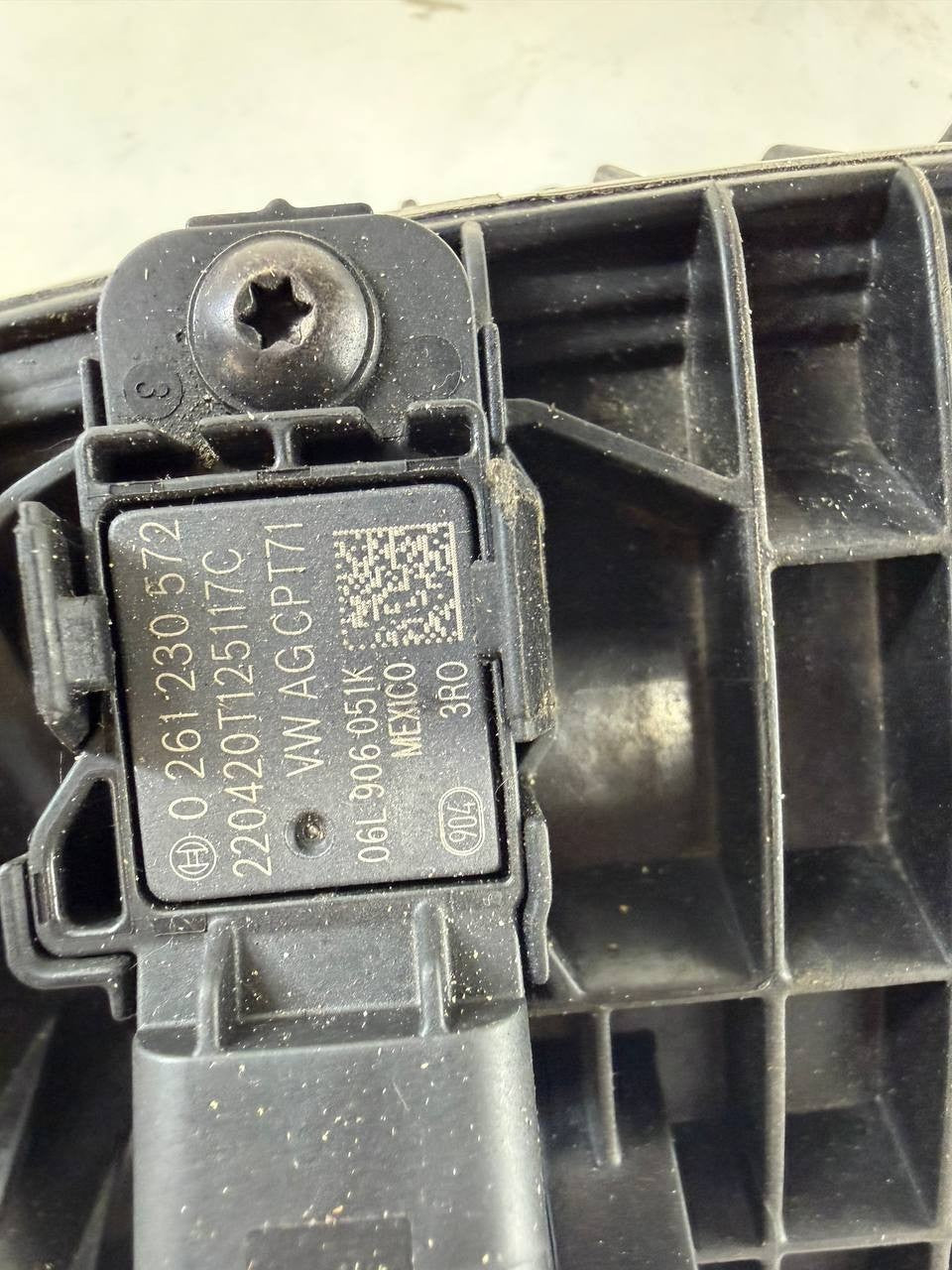 2022 Volkswagen Atlas Intake Manifold 06L133201 OEM Used
