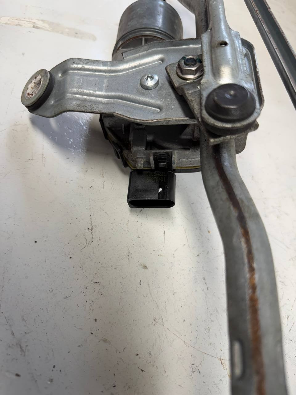 2016 VW Passat Windshield Wiper Linkage 3397021375 OEM Used