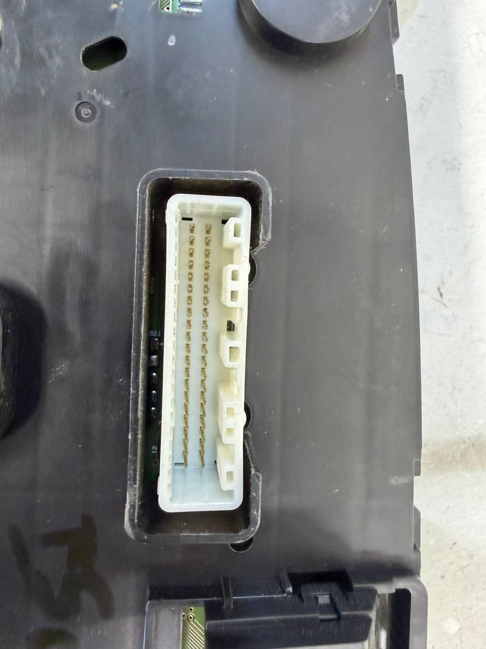 Isuzu NPR XD Instrument Cluster Gauge Cluster IMSM-100M-E OEM Used
