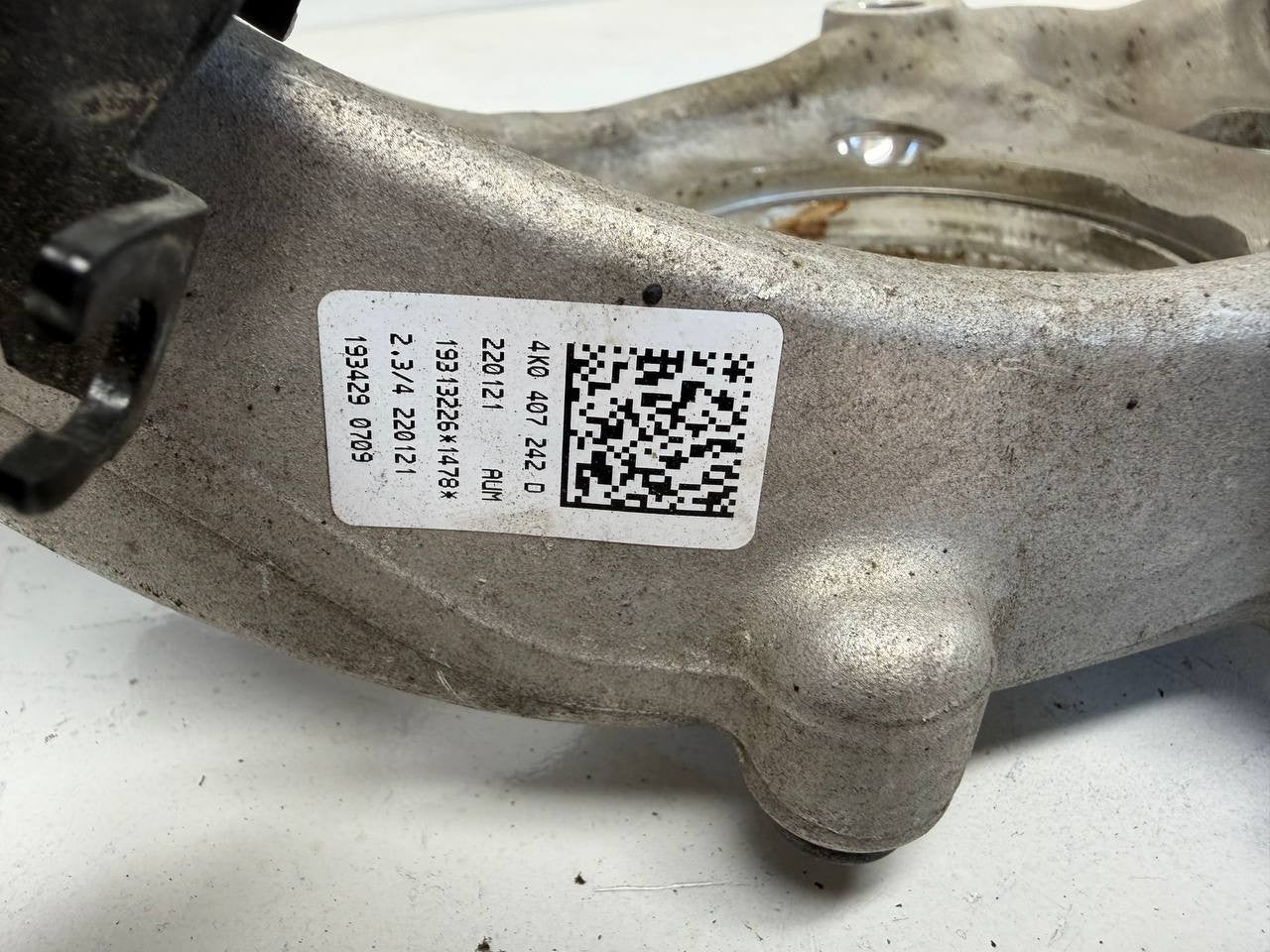 Audi A6 2021 Front Right Steering Knuckle 4K0407560D OEM Used