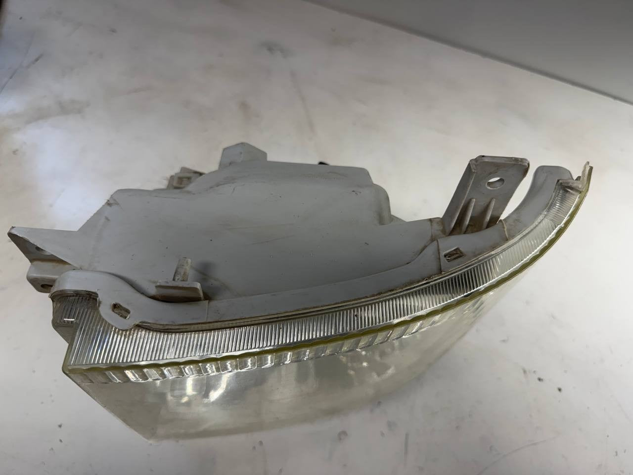 Isuzu NPR 2018 Left Side Headlight Headlamp LH w/ Leveling Motor 8980984822 OEM
