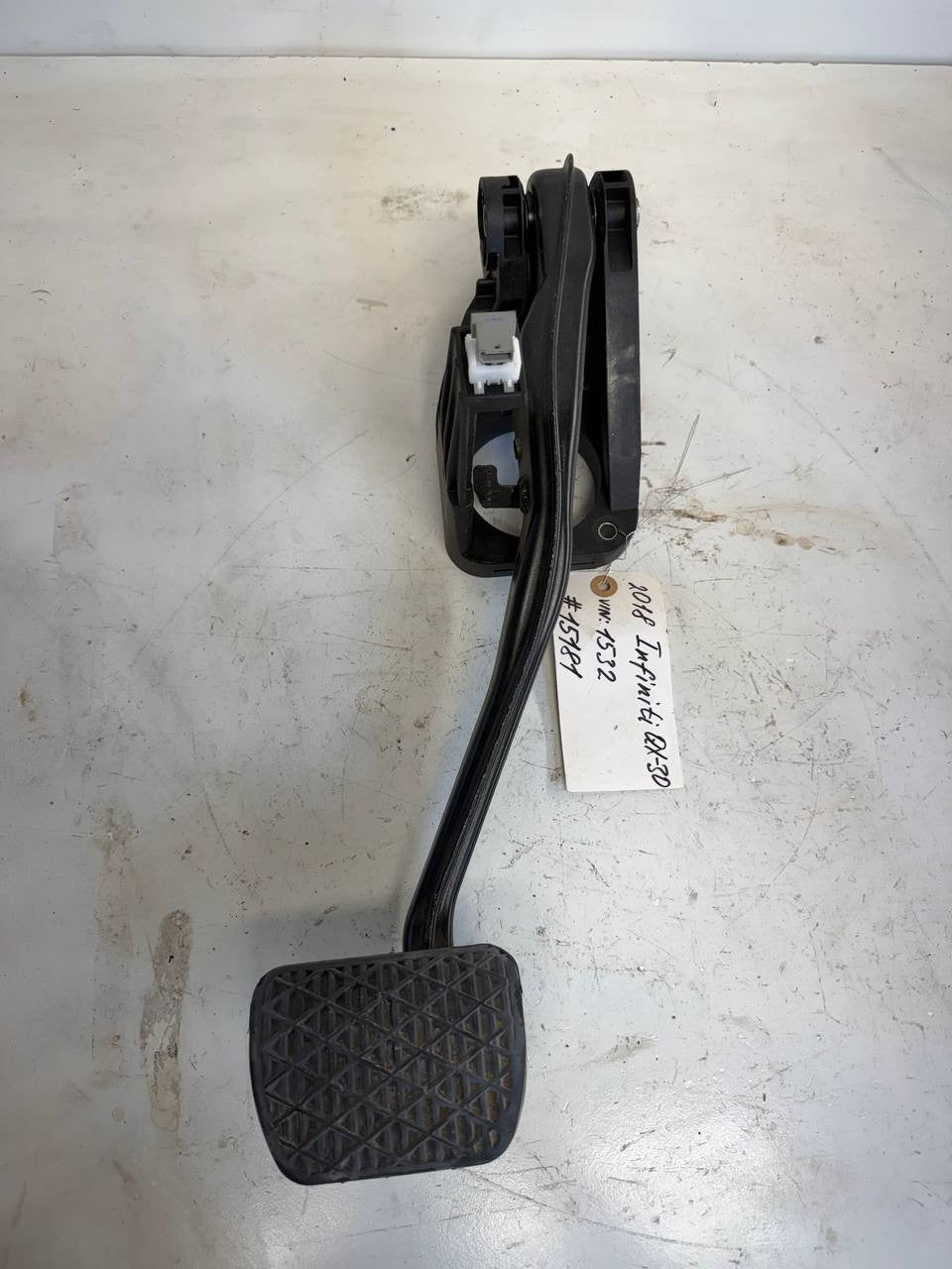 2018 Infinity Qx-30 Brake Pedal Assembly A2462900400 OEM Used