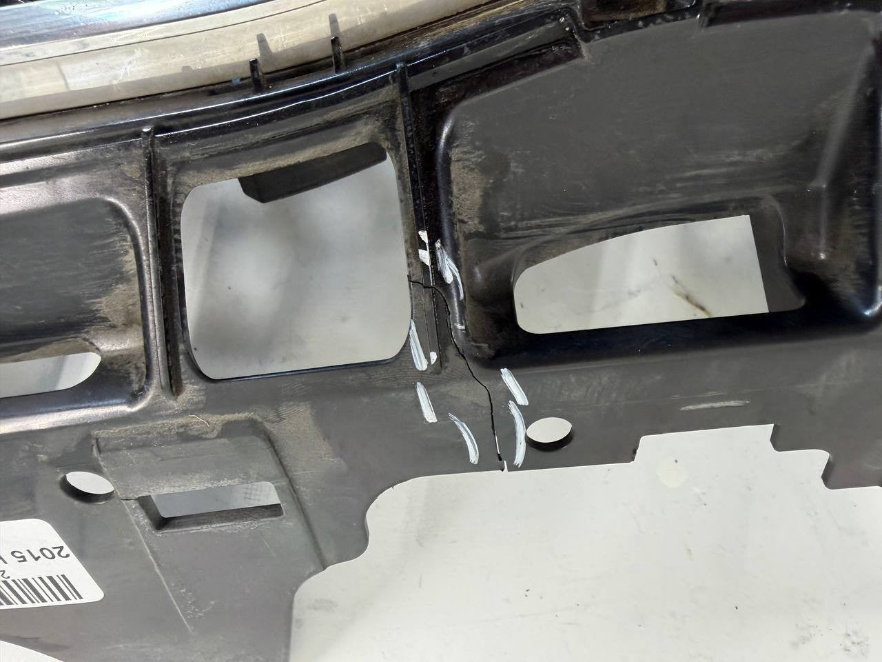 2015 Kia Cadenza Front Grille 86350-3R600 OEM Used
