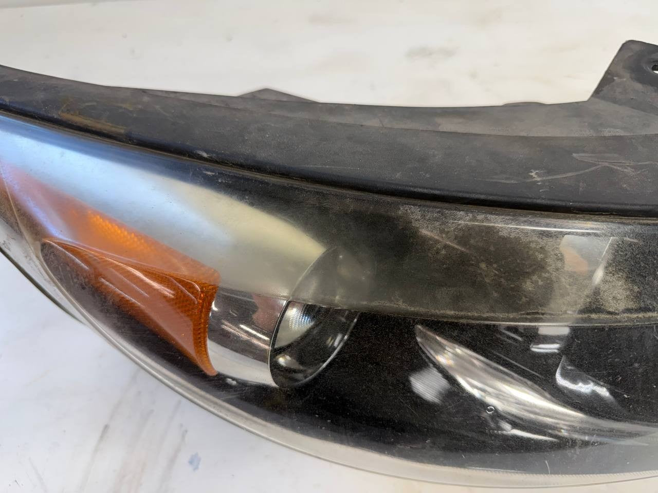 2013-2016 Kia Sportage Halogen Right Side Headlight Assembly OEM 921023W710