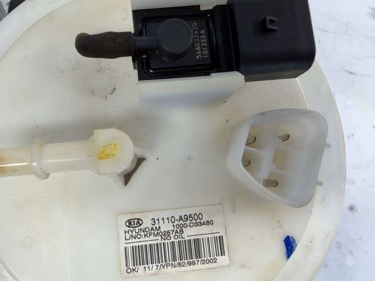 2015 Kia Sedona Fuel Pump 31110-A9500 OEM