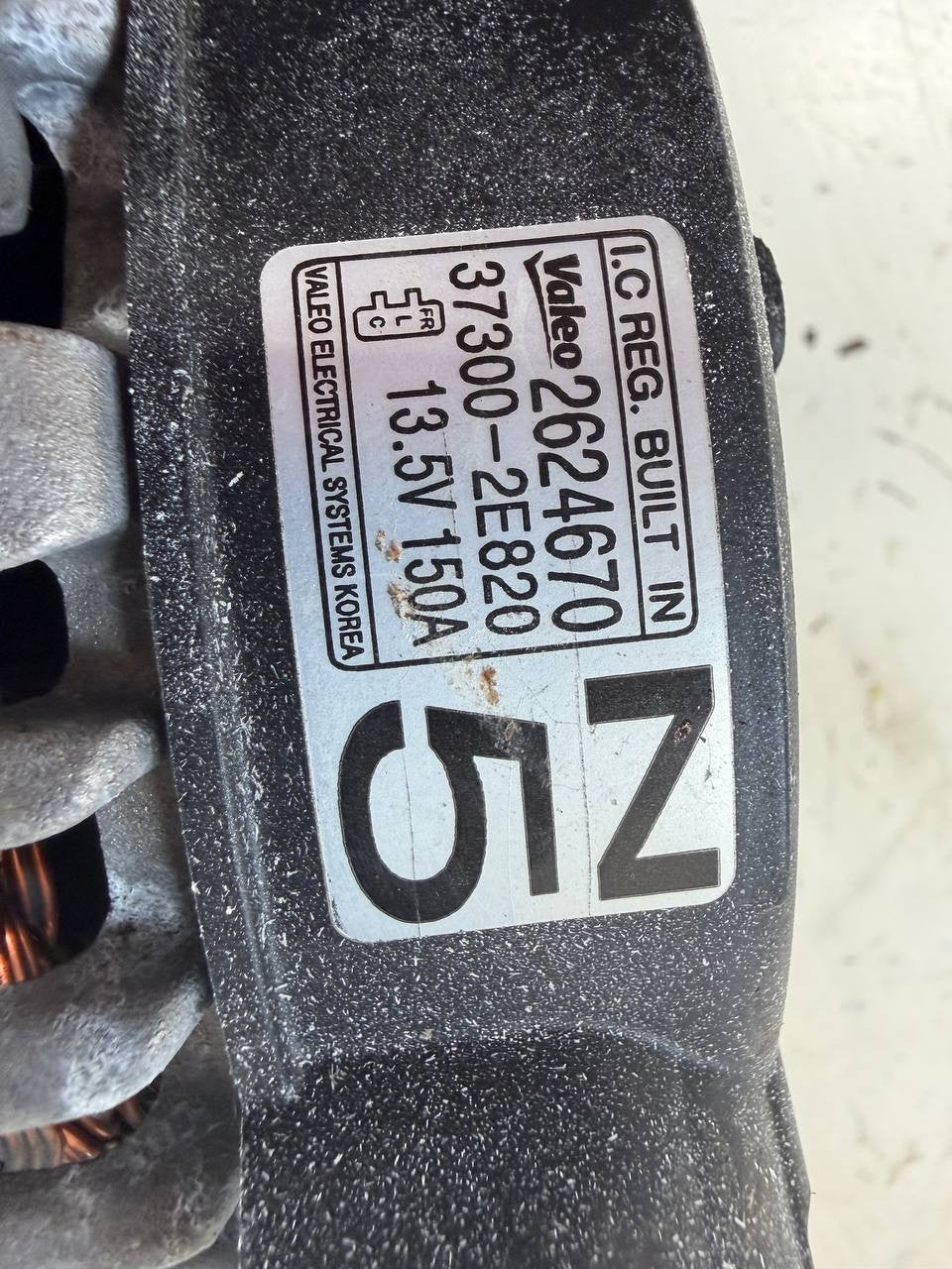 2020 Hyundai Tucson Alternator Generator 373002E820 OEM Used