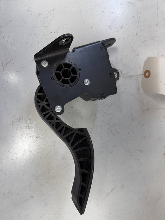 International Navistar Accelerator Pedal Assembly 4157363C1 OEM Used