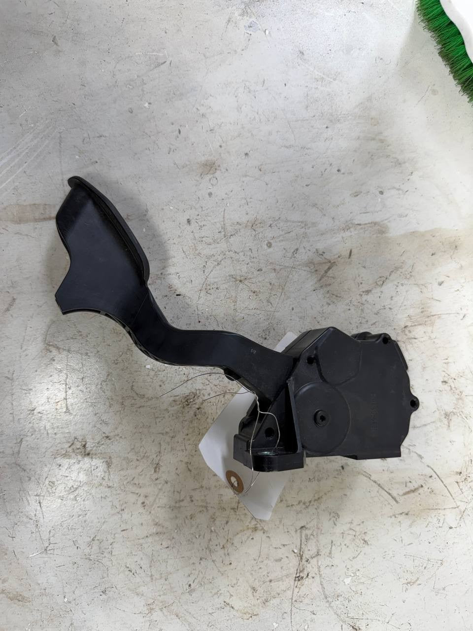 Hino 195 Accelerator Gas Pedal Assembly 78010-37040 OEM Used