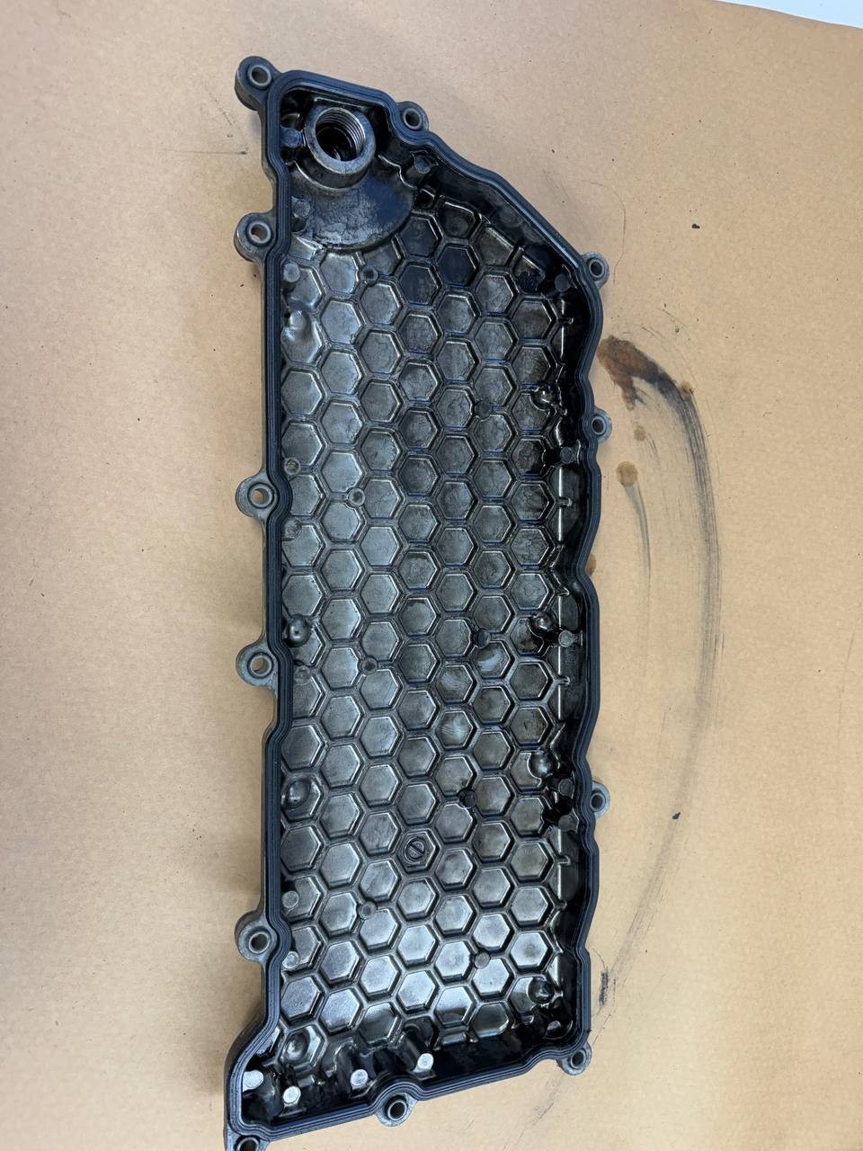 2016 Isuzu Engine Valve Cover 8983080580 OEM