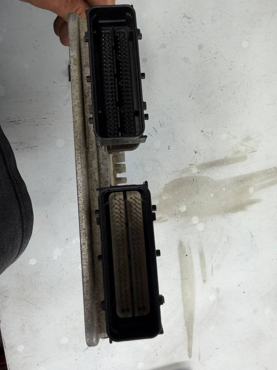 2014-2016 Kia Cadenza 3.3L Engine ECM ECU Control Module 39110-3CGN9 OEM Used