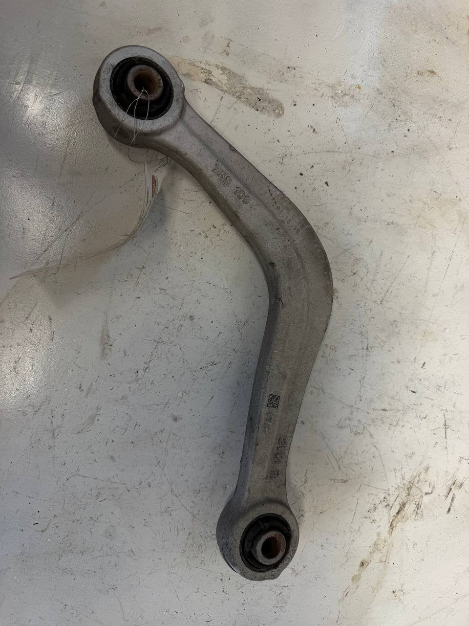 2017 Hyundai Sonata Rear Suspension Control Arm OEM Used