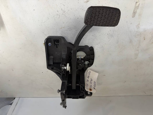 2018 Chevrolet Malibu Brake Pedal Assembly OEM Used