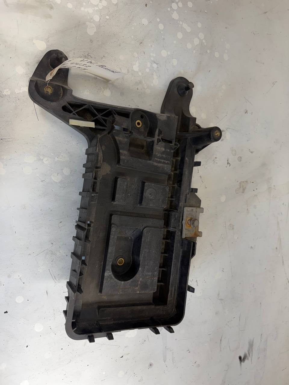 VW Passat Battery Tray / Battery Hold Down Support 1K0915333 OEM