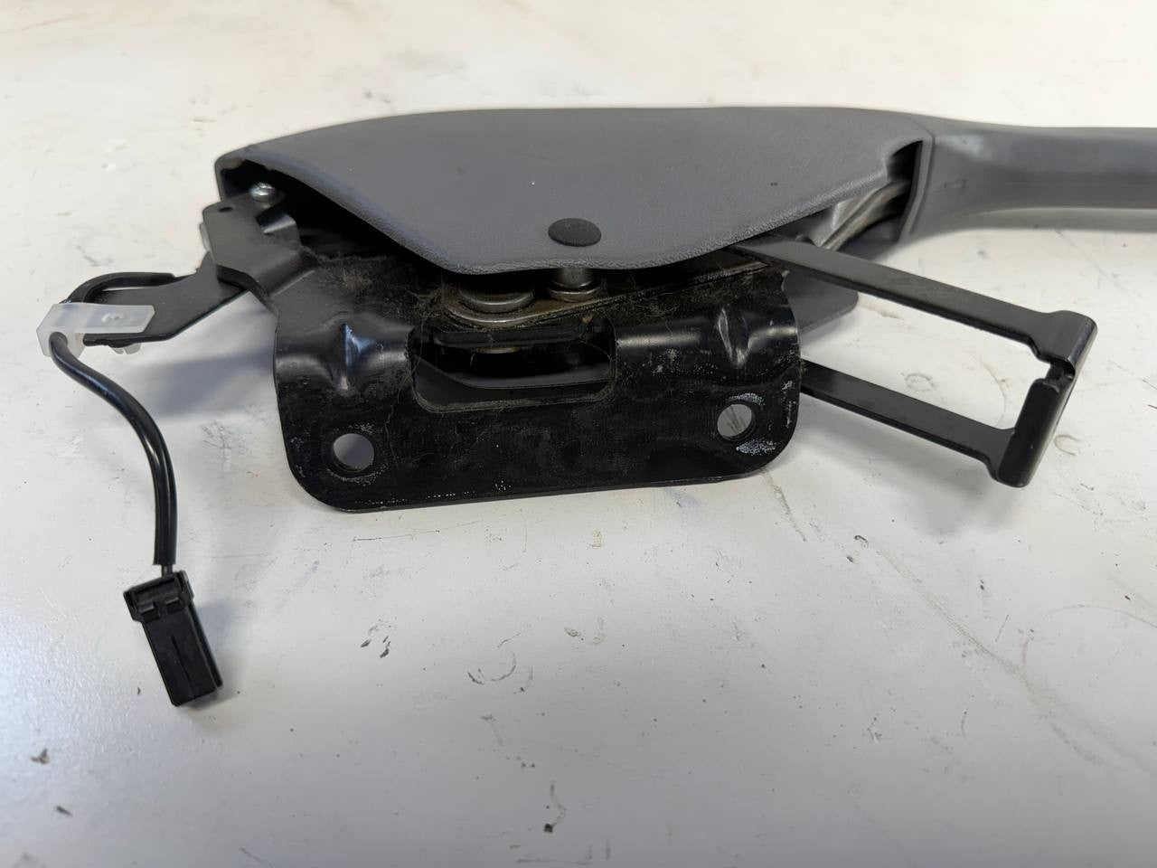 Isuzu NPR 2018 Parking Brake Hand Lever Assembly OEM Used