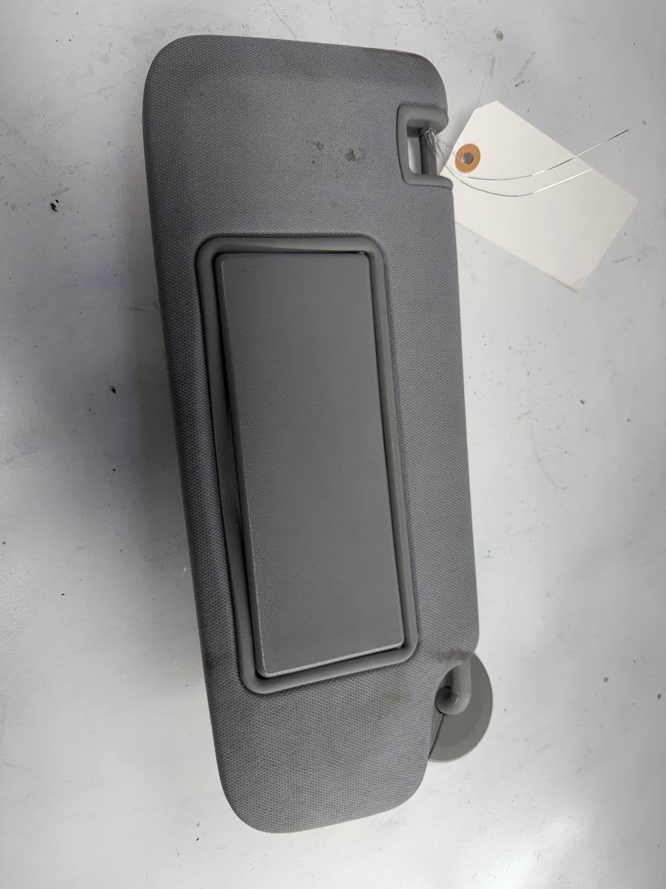 2018 Chevrolet Malibu Passenger Right Sun Visor RH OEM Used