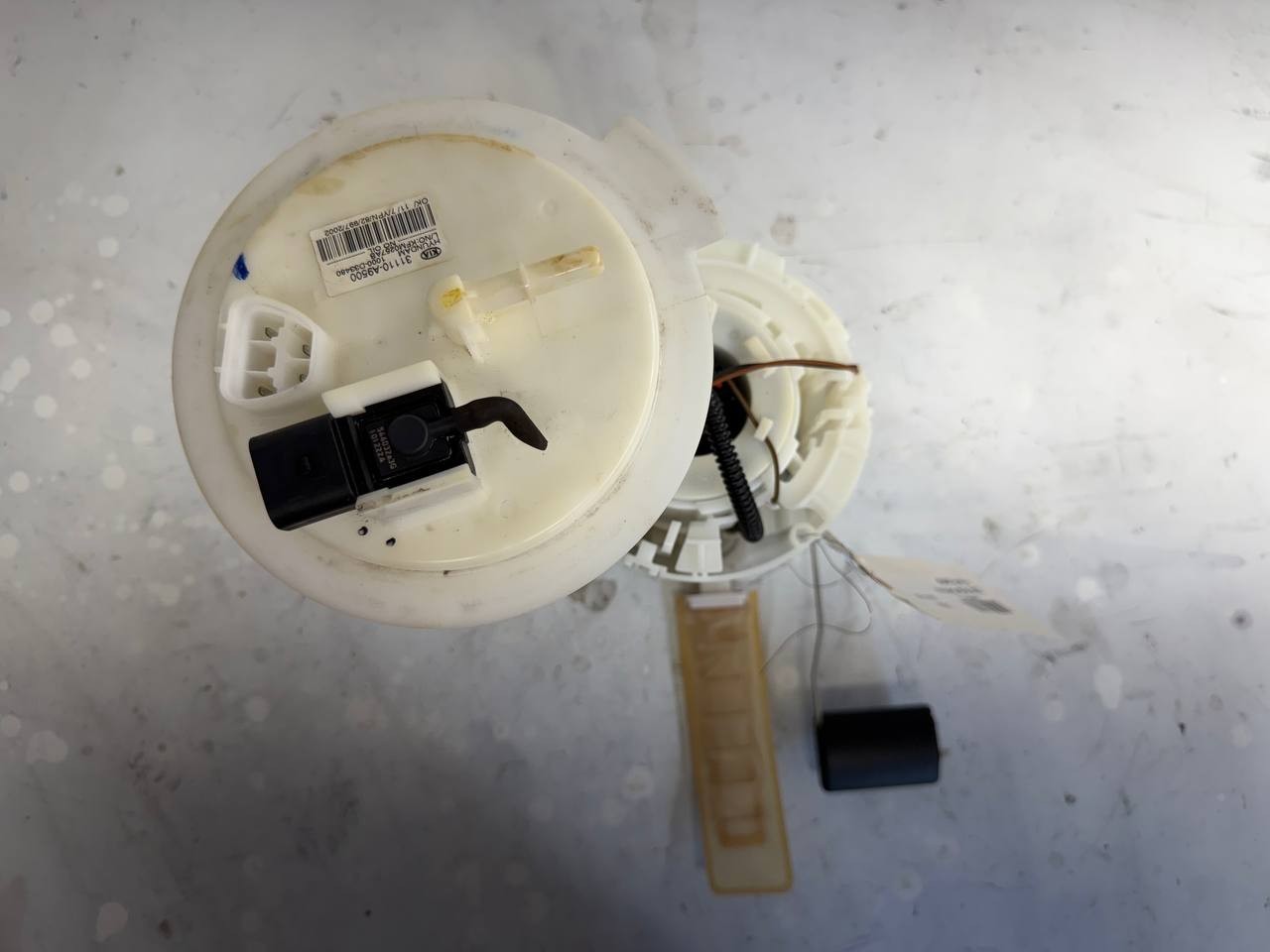 2015 Kia Sedona Fuel Pump 31110-A9500 OEM