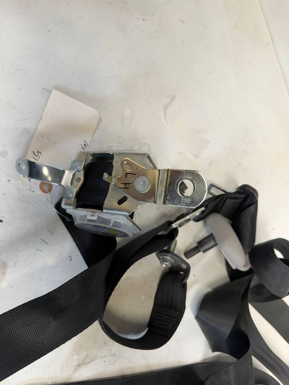 2022 Hino L6 Left LH Seat Belt Assembly C085407 OEM Used