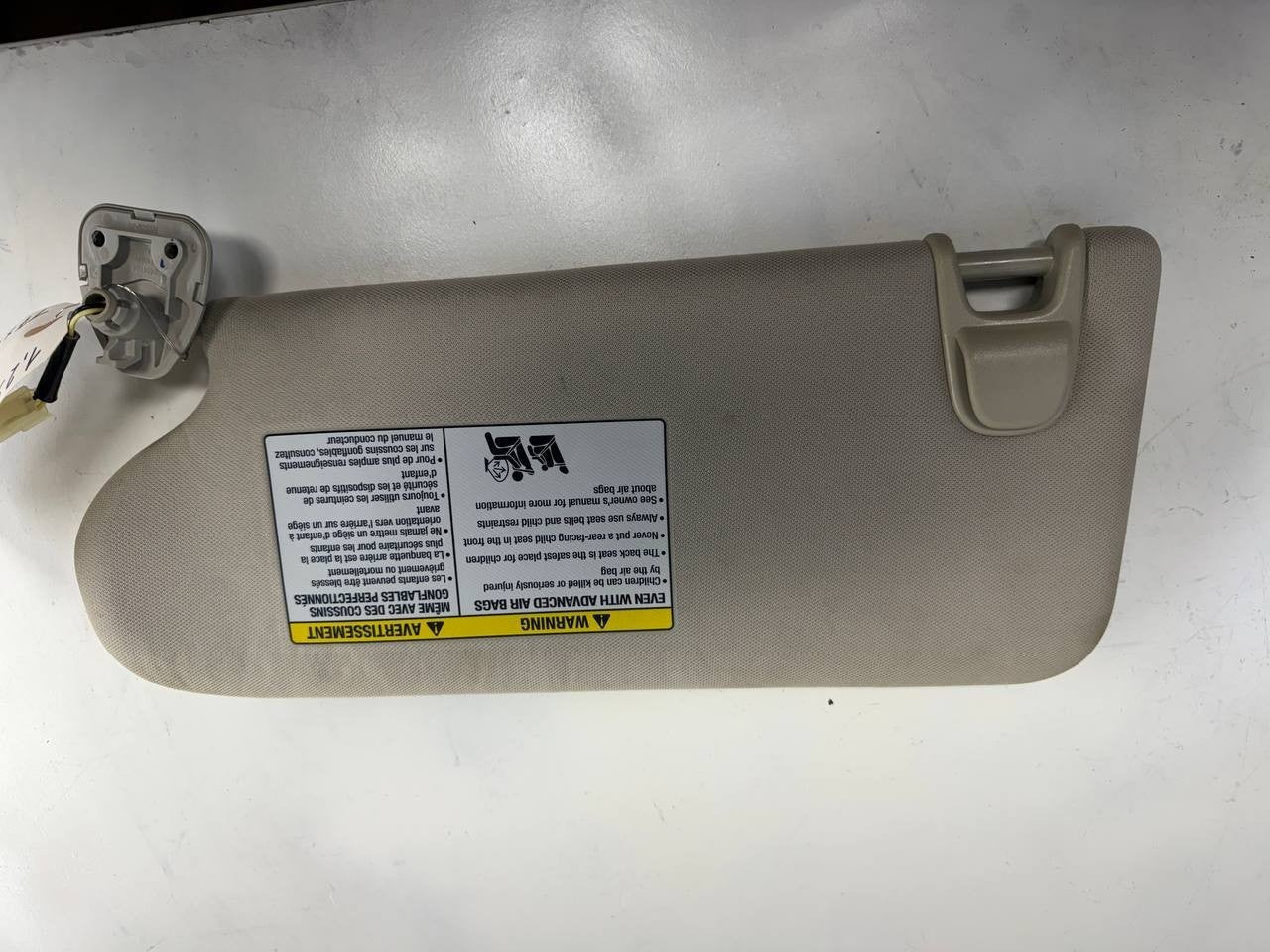 2017 Nissan Murano Passenger Right Sun Visor RH OEM Used