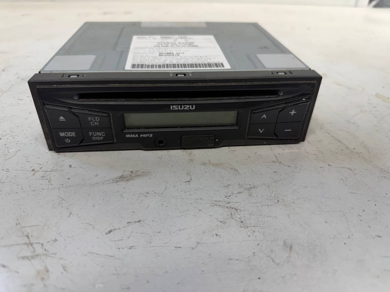 Isuzu NPR AM FM CD Radio Receiver 8982414240 OEM Used