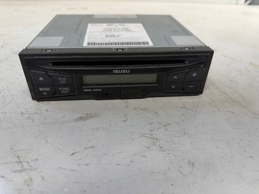 Isuzu NPR AM FM CD Radio Receiver 8982414240 OEM Used