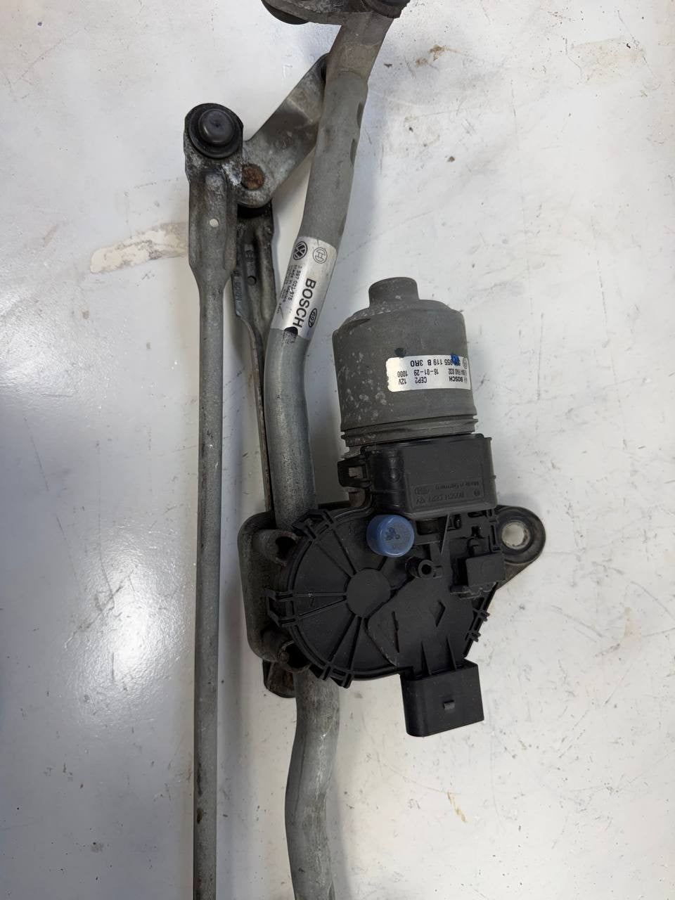 2016 VW Passat Windshield Wiper Linkage 3397021375 OEM Used