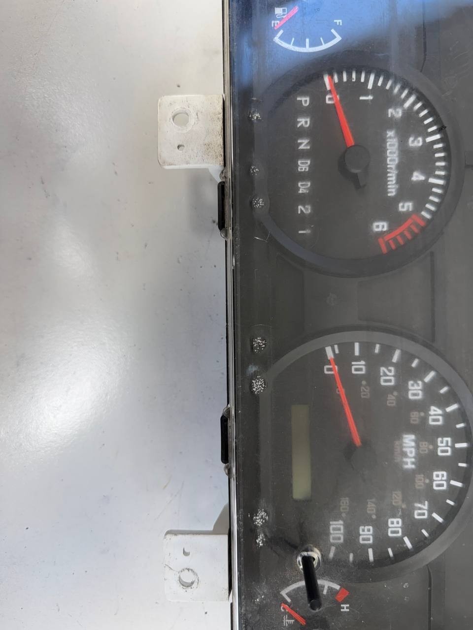 Isuzu NPR Instrument Cluster Speedometer 8983256462 Used OEM
