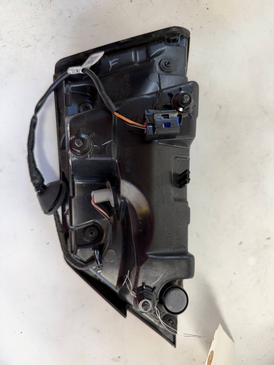 2019 Kia Forte Right Rear Tail Light Lamp 92404-M70 OEM Used