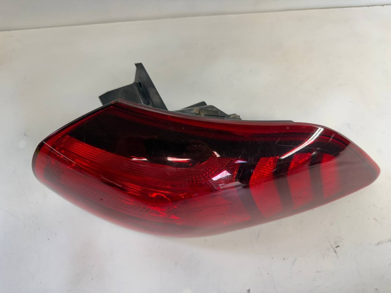 2020 Hyundai Tucson Right Outer Rear Tail Light Lamp 92402D3550 OEM Used