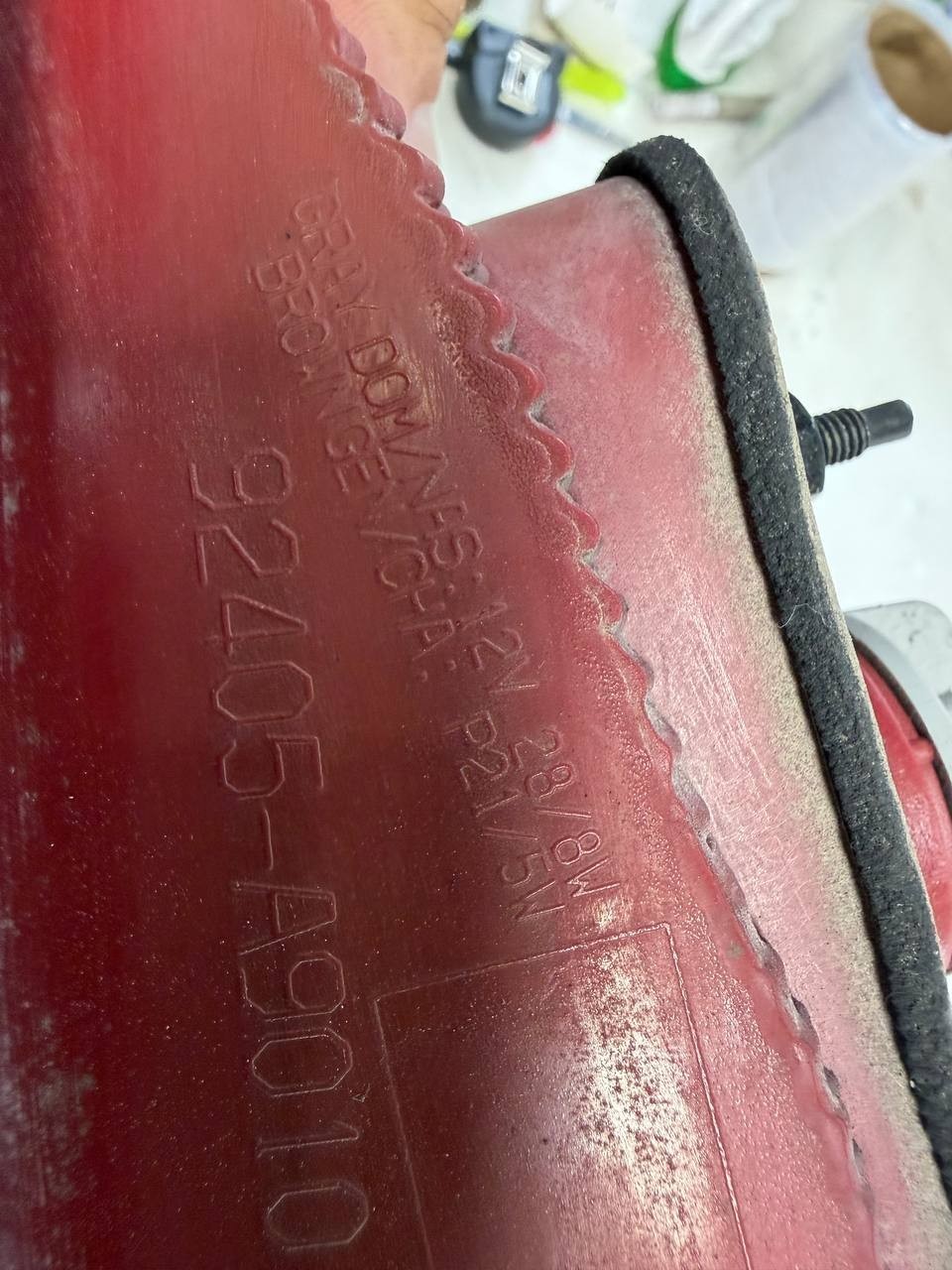 2015 Kia Sedona Left Rear Tail Light Lamp 92405-A9010 OEM Used