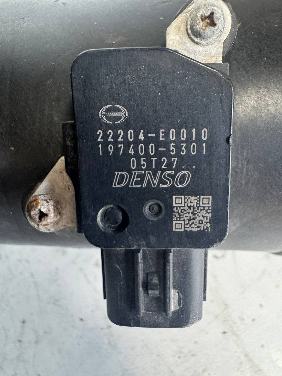 Hino 195 Air Cleaner Box Assembly with Snorkel & MAF Sensor OEM Used